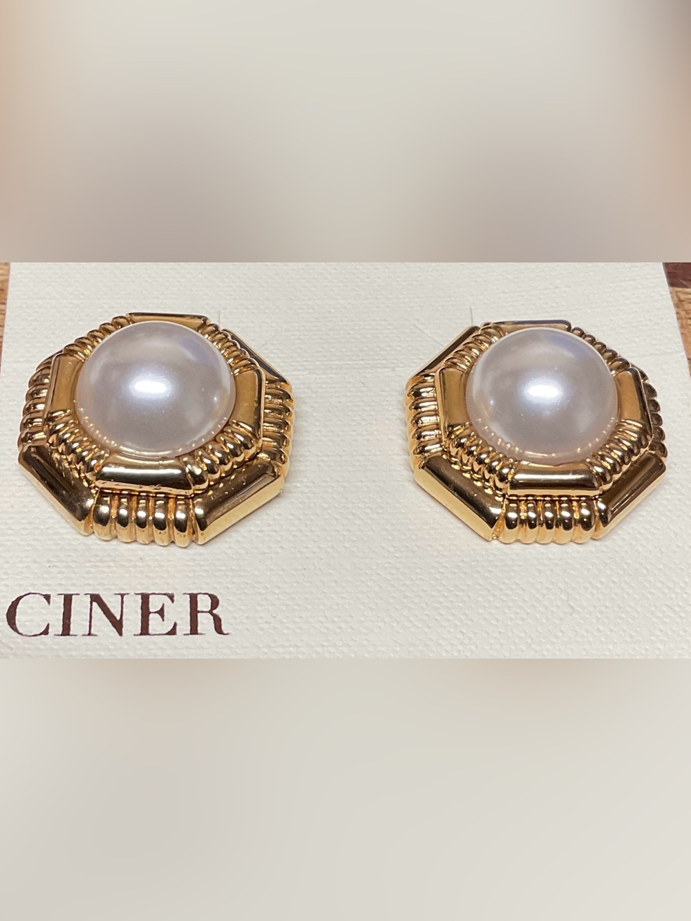 VTG CINER FAUX PEARL EARRINGS CLIP